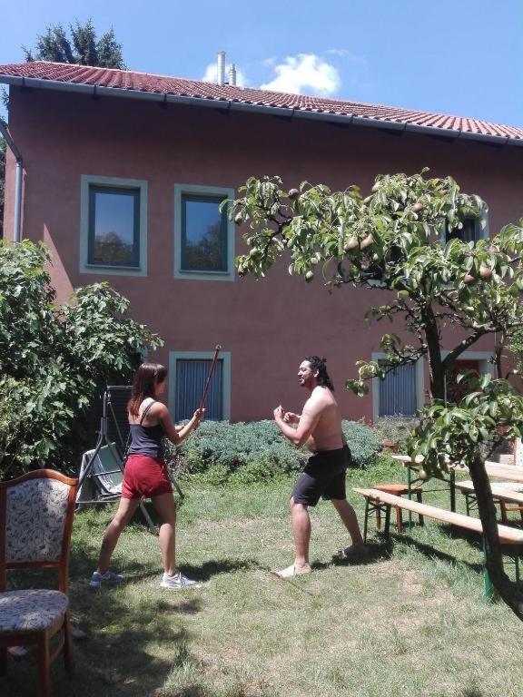 Budapest Garden Hostel Exteriör bild